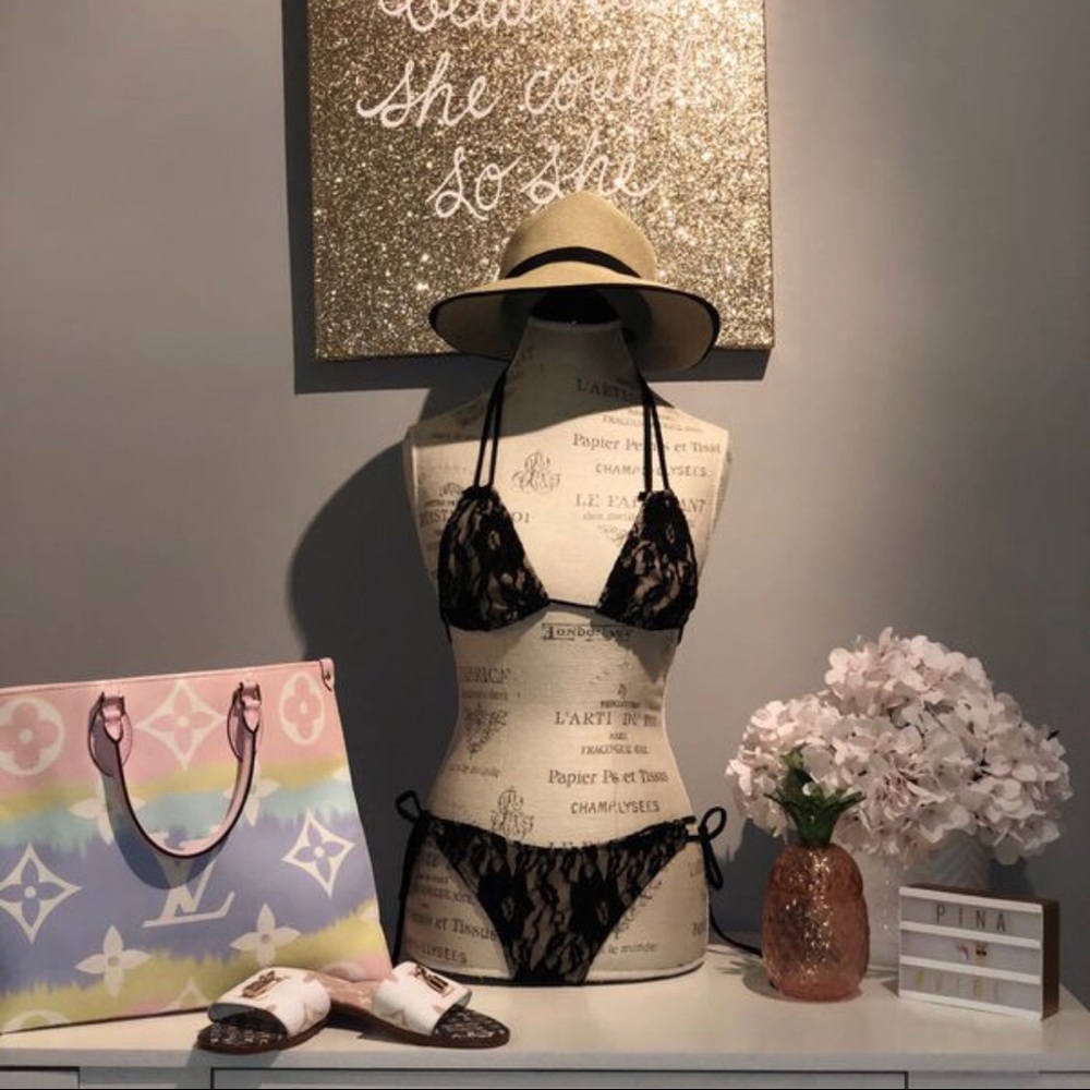 Black lace bikini
